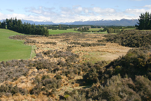 A Landcorp, Waiau Trust habitat enhancement agreement on Landcorp's Mararoa Station